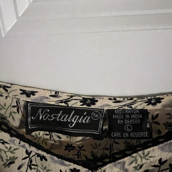 Vintage Nostalgia dress - Picture 3 of 7